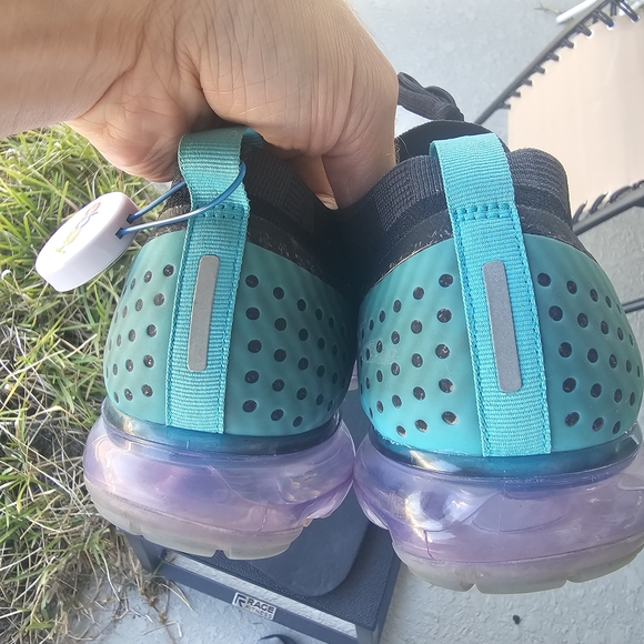 Size 11 - Nike Air VaporMax Flyknit 2 Hot Punch main image 6